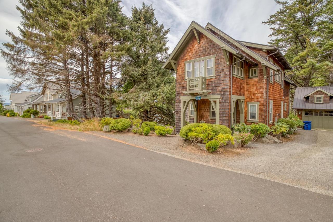 Cascade Cottage Lincoln City Exterior photo